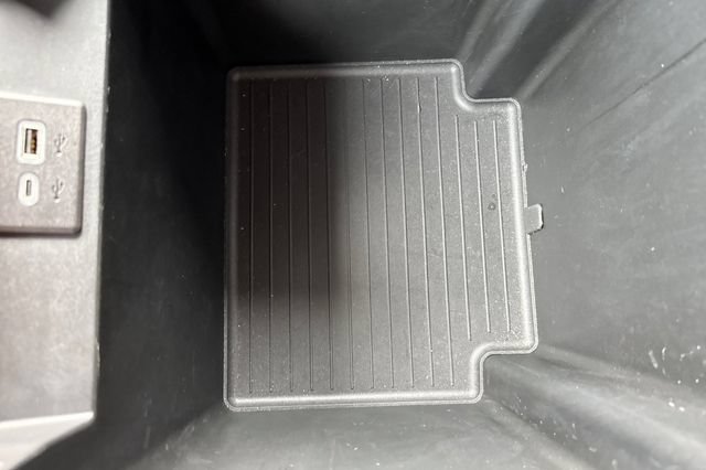 Used 2024 GMC Yukon XL SLT RWD image 34