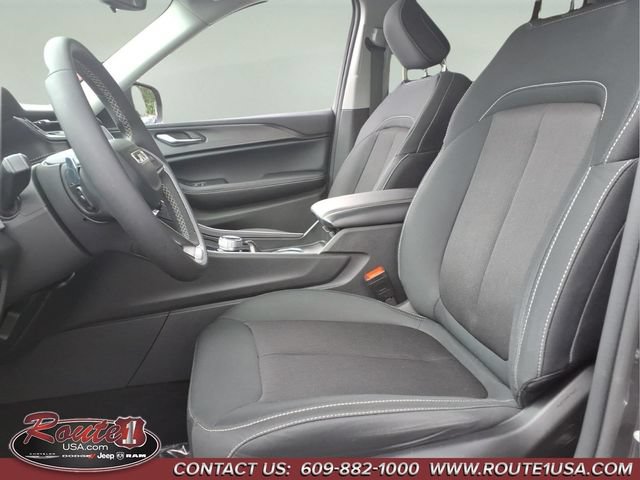 Used 2024 Jeep Grand Cherokee Laredo X AWD/4WD image 27