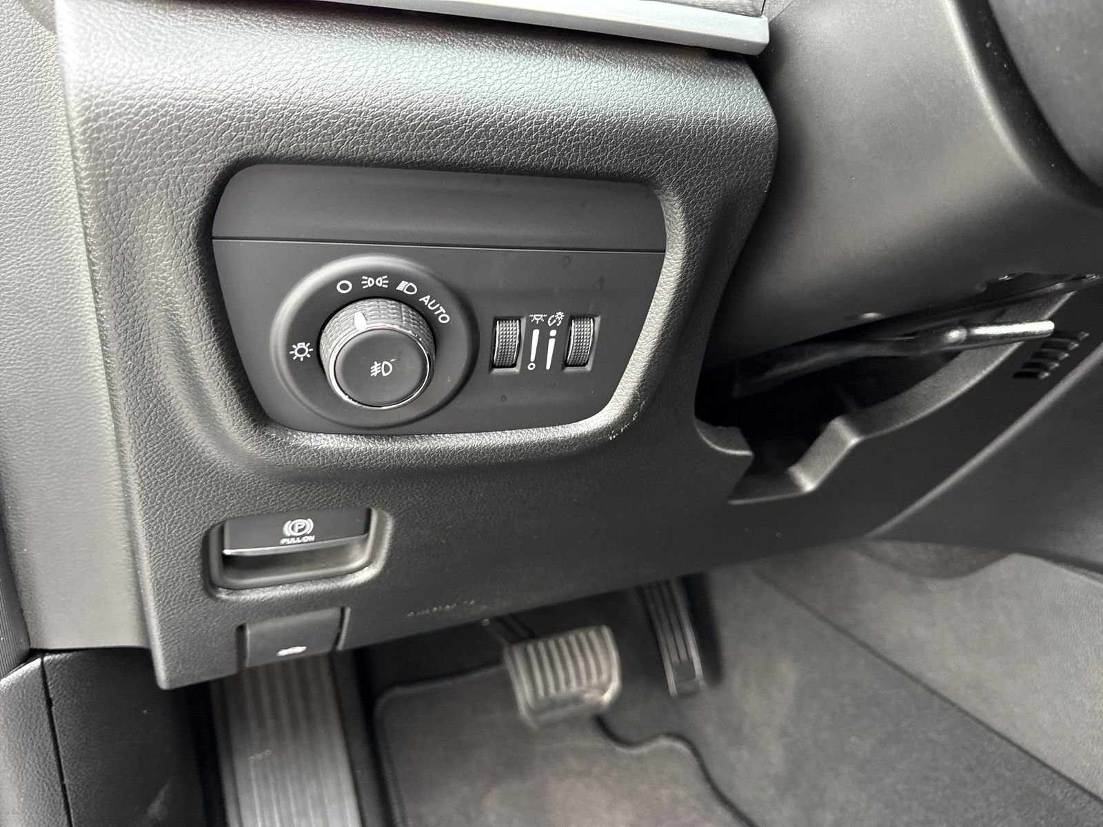 Used 2025 Jeep Grand Cherokee L Limited w/ Trailer Tow Package image 18