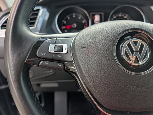 Used 2019 Volkswagen Tiguan SE AWD/4WD image 13