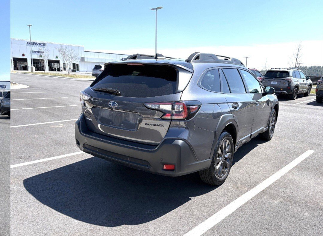 Certified 2025 Subaru Outback Onyx Edition AWD/4WD image 9