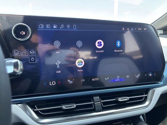 New 2026 Chevrolet Equinox EV LT FWD image 18