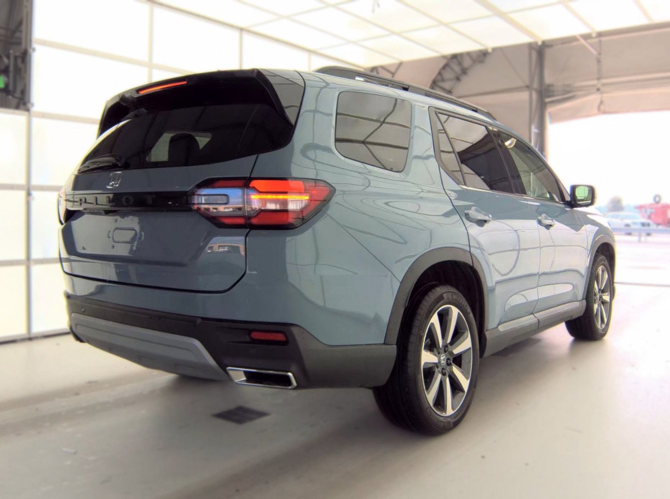 Used 2024 Honda Pilot Elite image 4