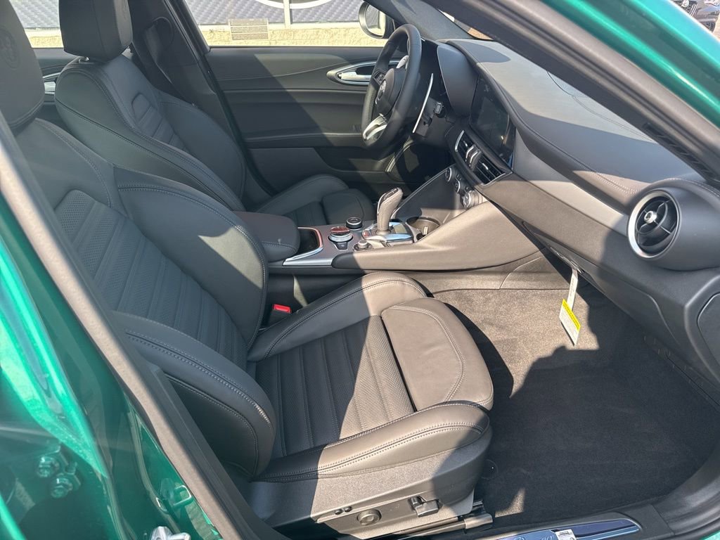 New 2026 Alfa Romeo Giulia AWD image 23