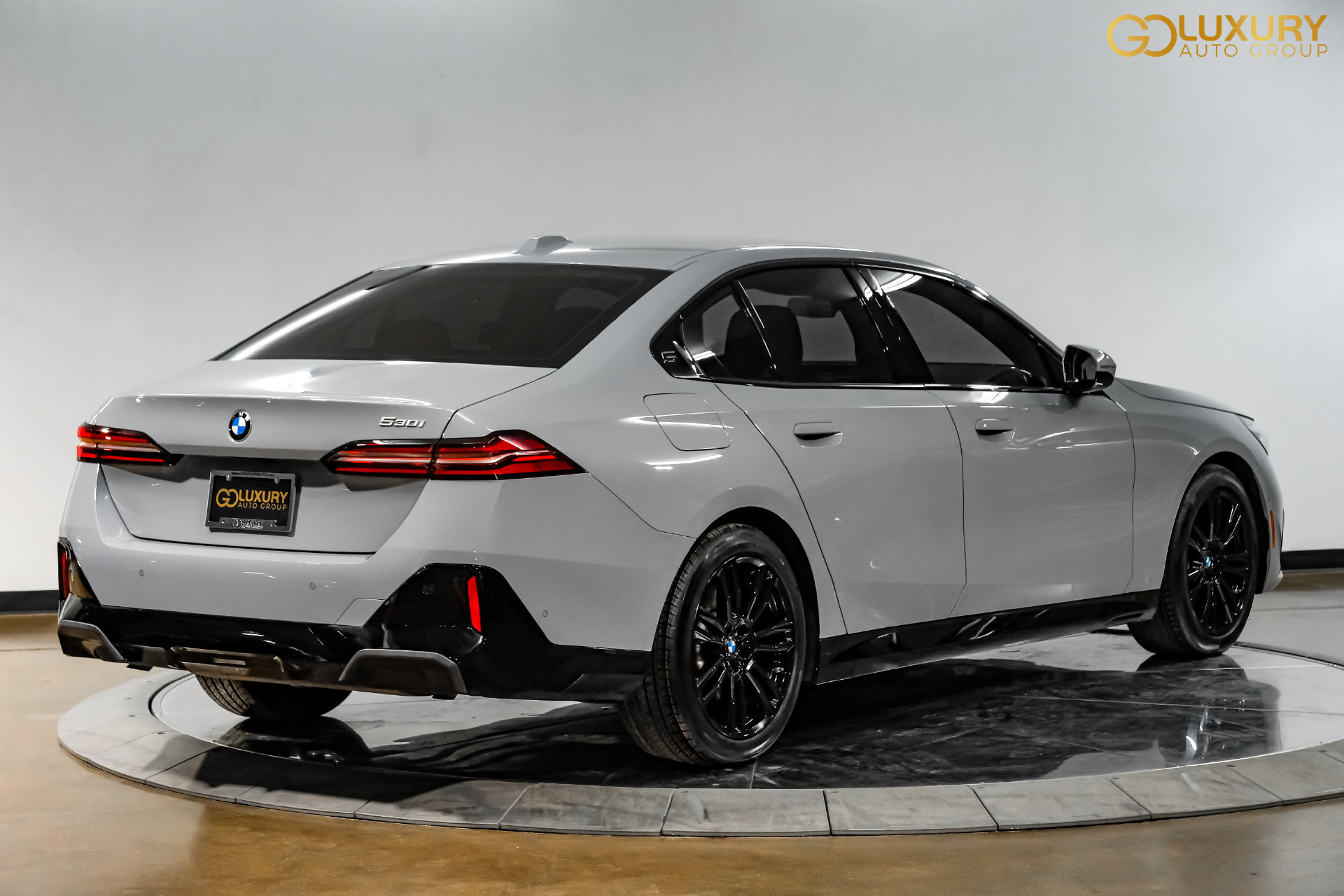 Used 2026 BMW 530i RWD image 10