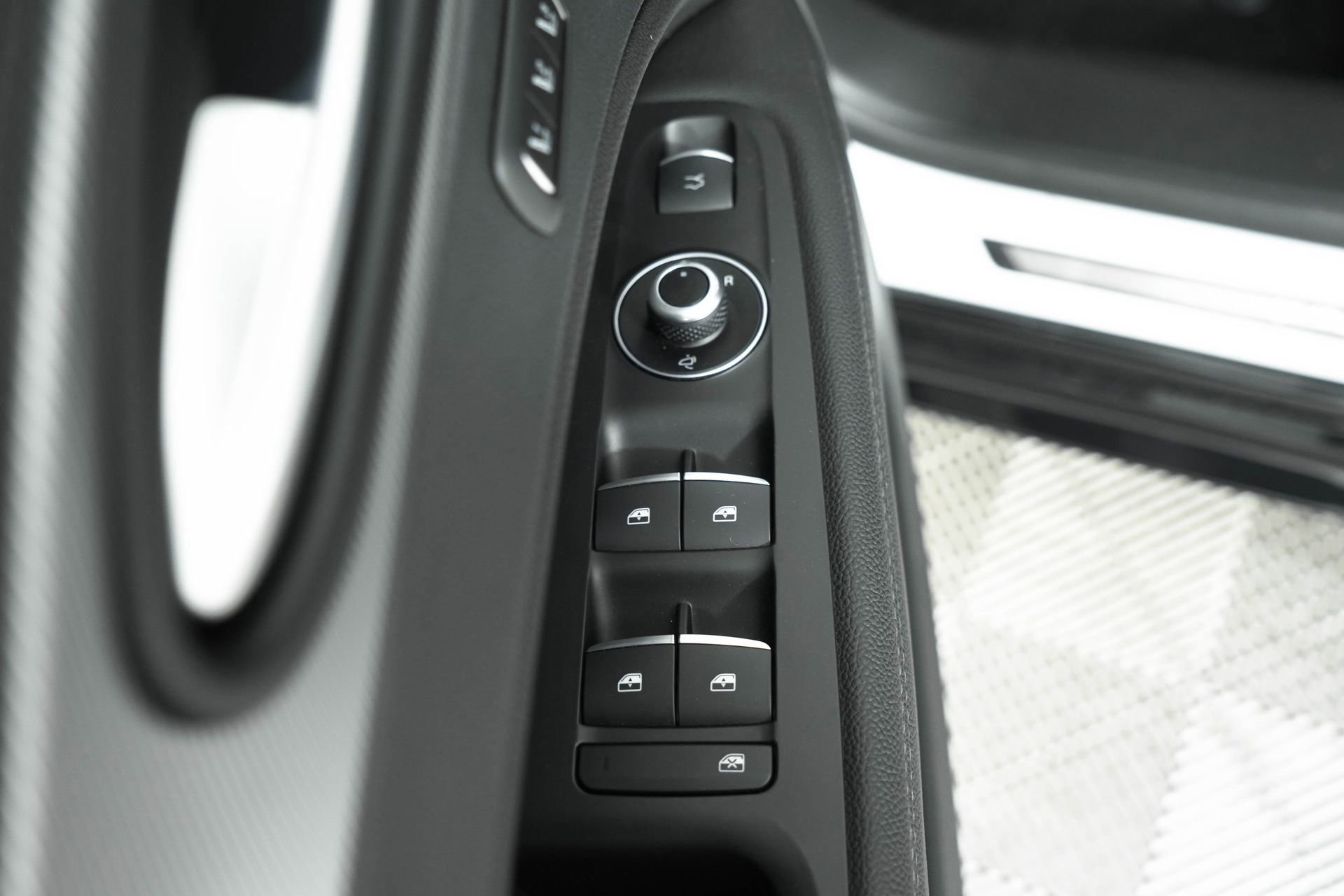 New 2025 Alfa Romeo Stelvio Sprint AWD/4WD image 30