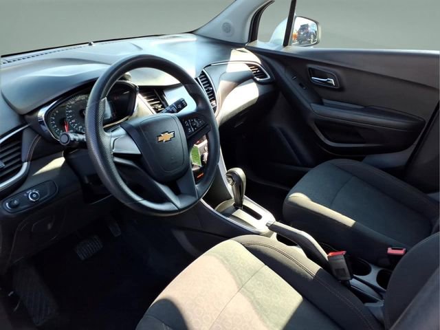 Used 2017 Chevrolet Trax LS AWD/4WD image 12