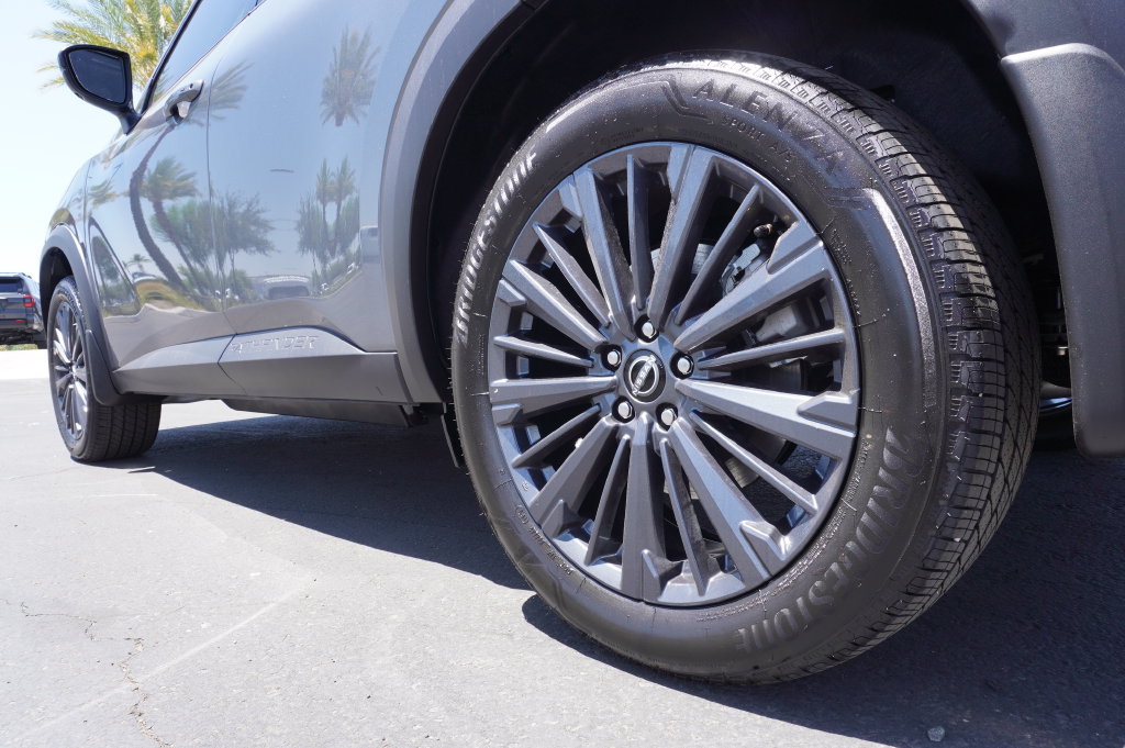 New 2026 Nissan Pathfinder SL w/ SL Premium Package AWD/4WD image 6