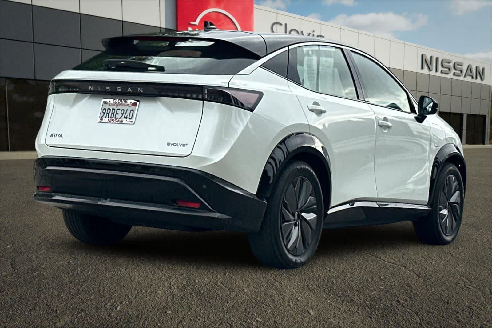 Certified 2024 Nissan Ariya FWD image 3