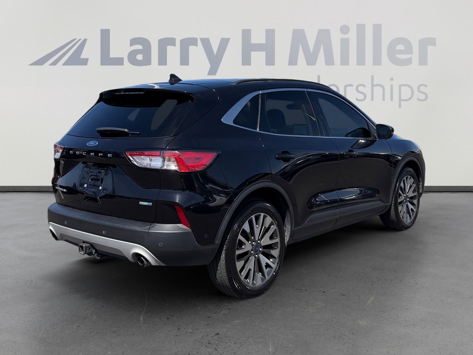 Used 2020 Ford Escape Titanium AWD/4WD image 5