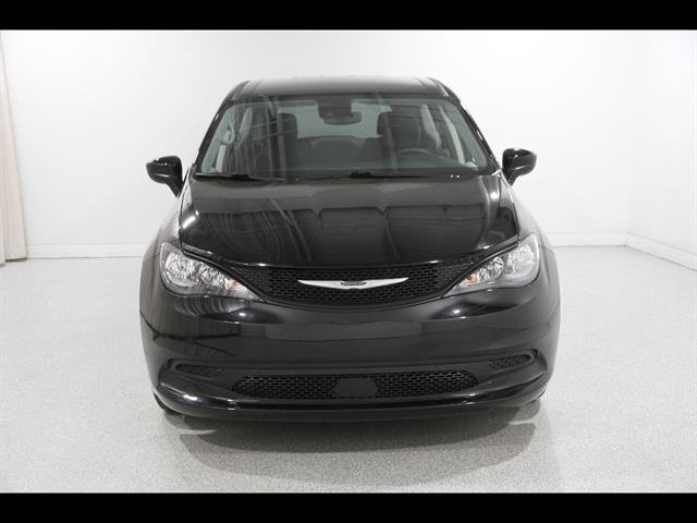 Used 2024 Chrysler Voyager LX video 2