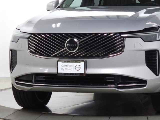 Certified 2025 Volvo XC90 B5 Plus AWD/4WD image 4