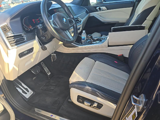 Used 2022 BMW X7 xDrive40i w/ M Sport Package AWD/4WD image 9
