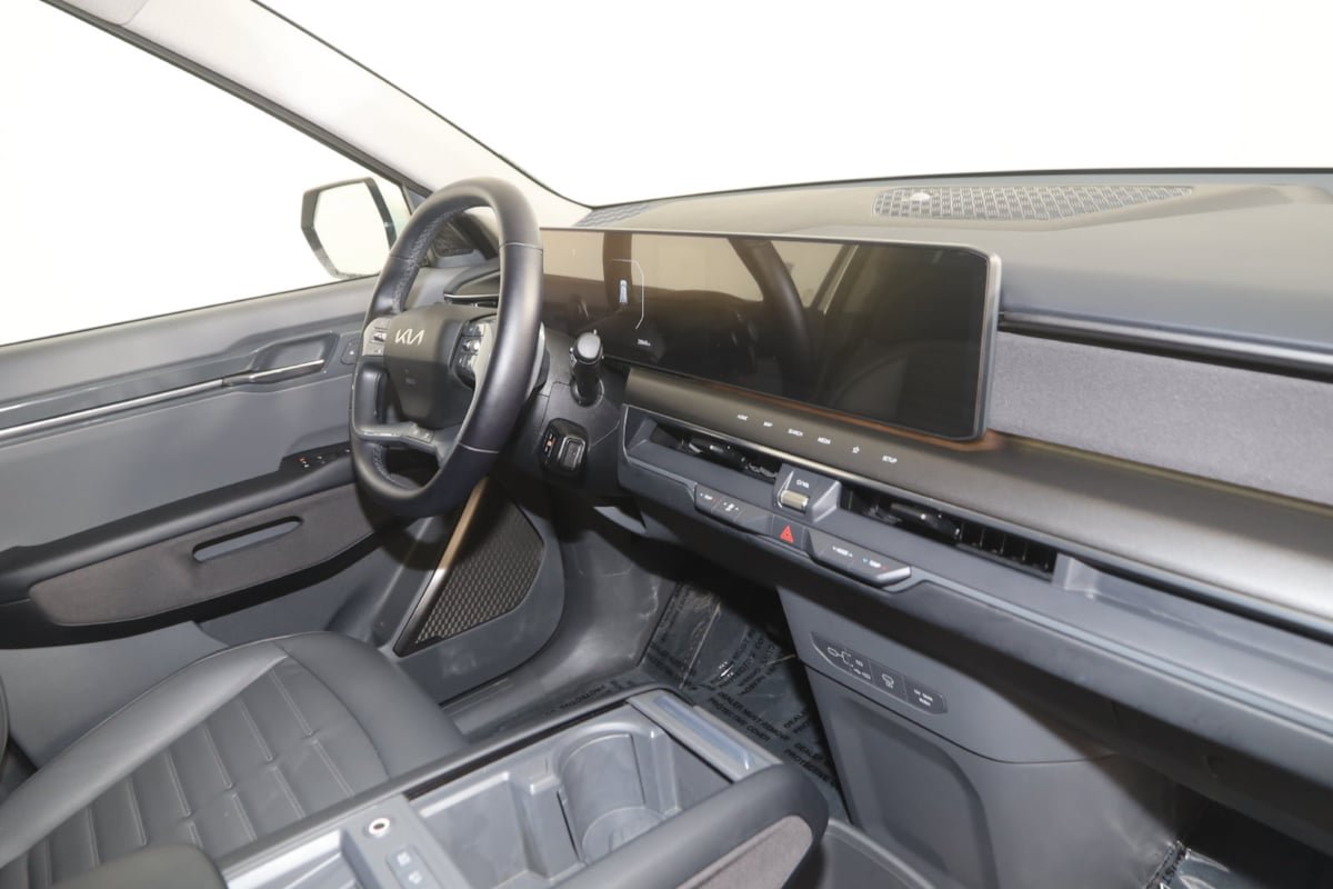 Used 2024 Kia EV9 Land AWD/4WD image 42