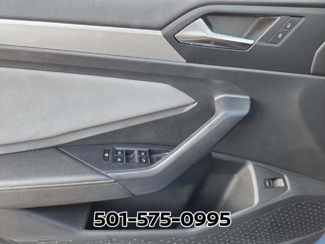 Used 2025 Volkswagen Jetta SE FWD image 34