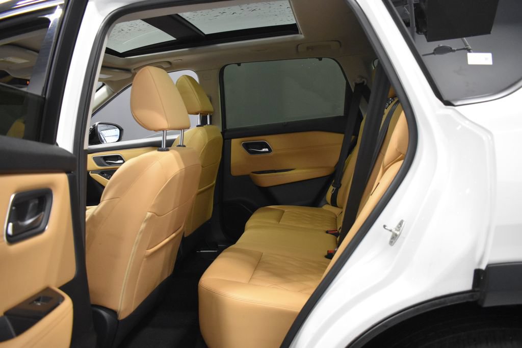Certified 2023 Nissan Rogue Platinum AWD/4WD image 32