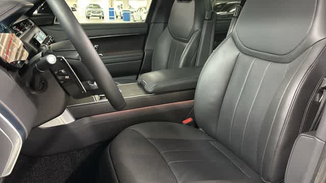 Used 2025 Land Rover Range Rover SE AWD/4WD image 21