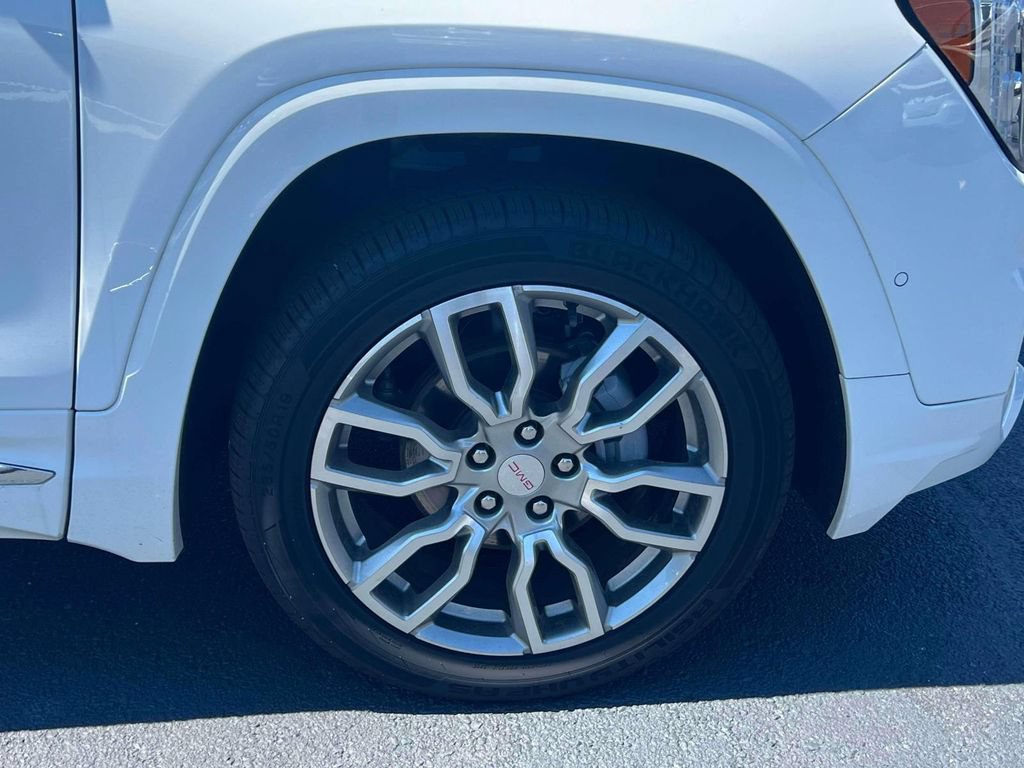 Used 2022 GMC Terrain Denali w/ Denali Premium Package AWD/4WD image 11