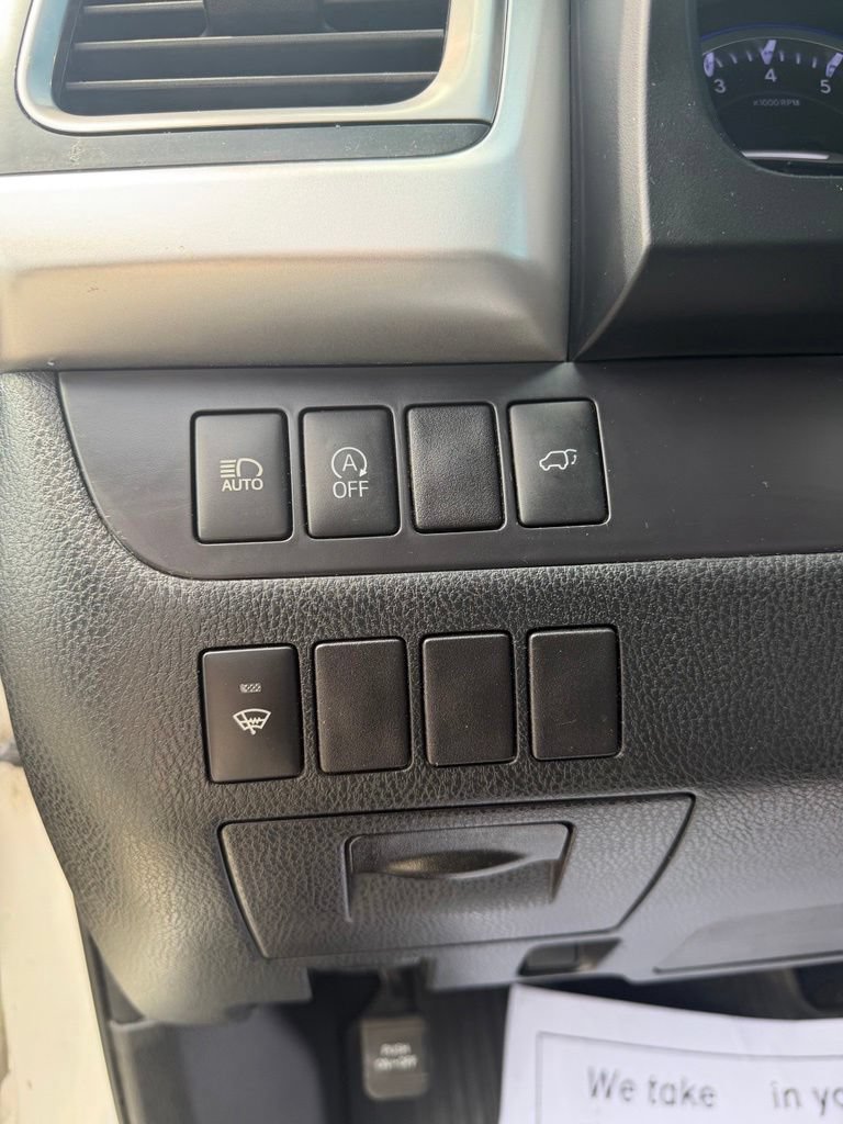 Used 2018 Toyota Highlander XLE AWD/4WD image 11