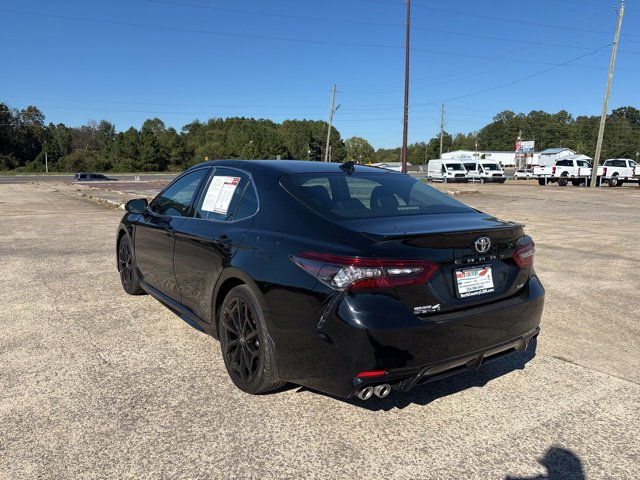 Used 2022 Toyota Camry XSE image 6