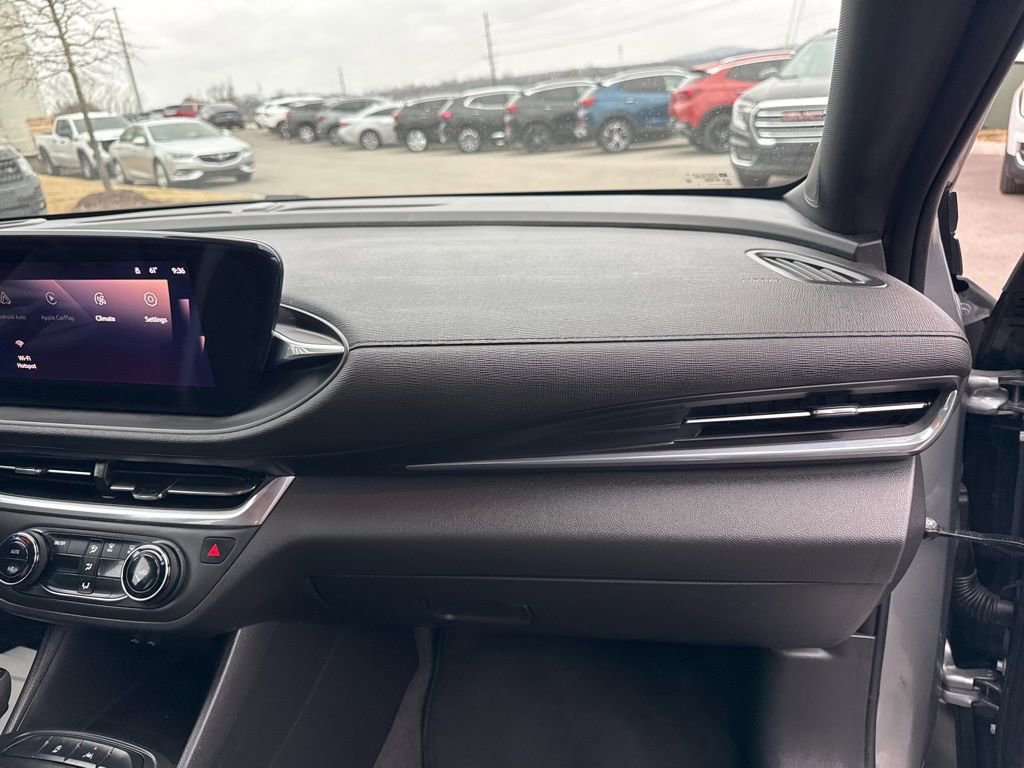 Used 2024 Buick Envista Preferred image 21