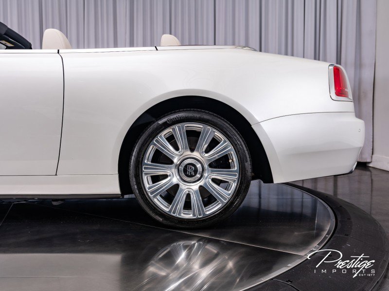 Used 2016 Rolls-Royce Dawn image 12