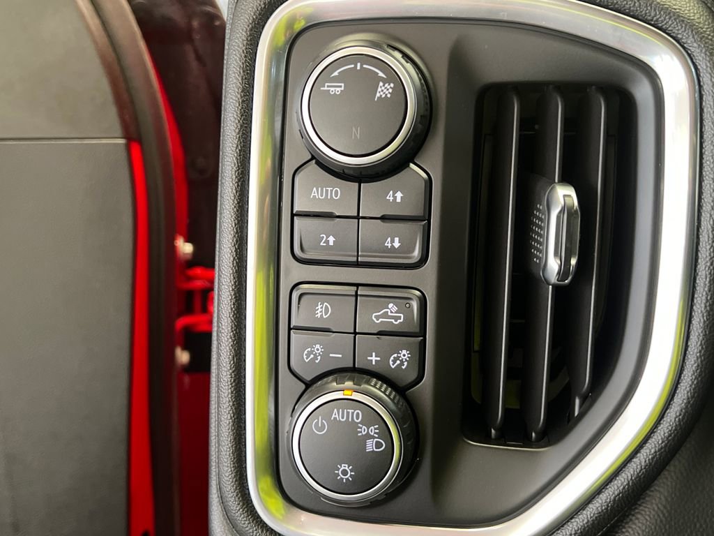 Used 2019 Chevrolet Silverado 1500 RST AWD/4WD image 33