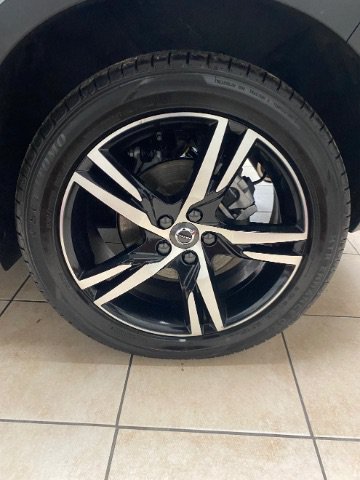 Used 2022 Volvo XC40 T5 R-Design AWD/4WD image 21