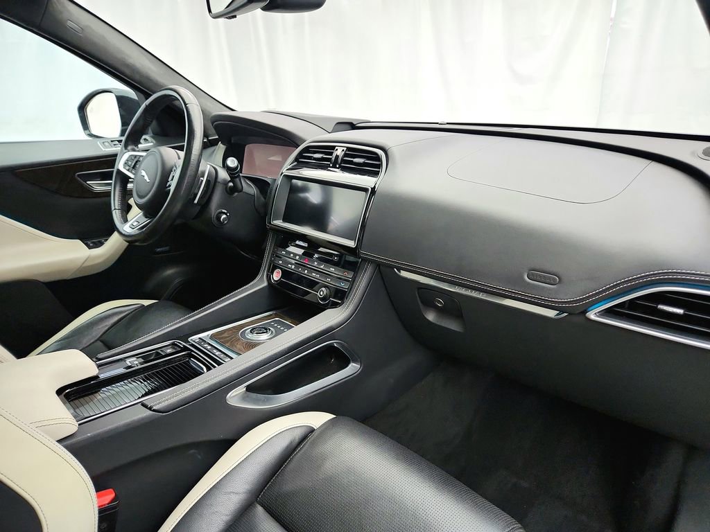 Used 2018 Jaguar F-PACE S image 29