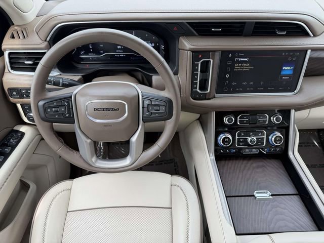 Used 2024 GMC Yukon XL Denali AWD/4WD image 13