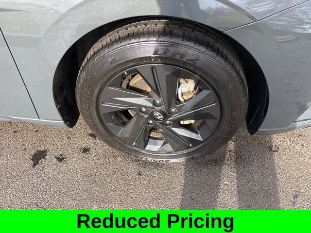 Used 2023 Hyundai Elantra SEL image 41
