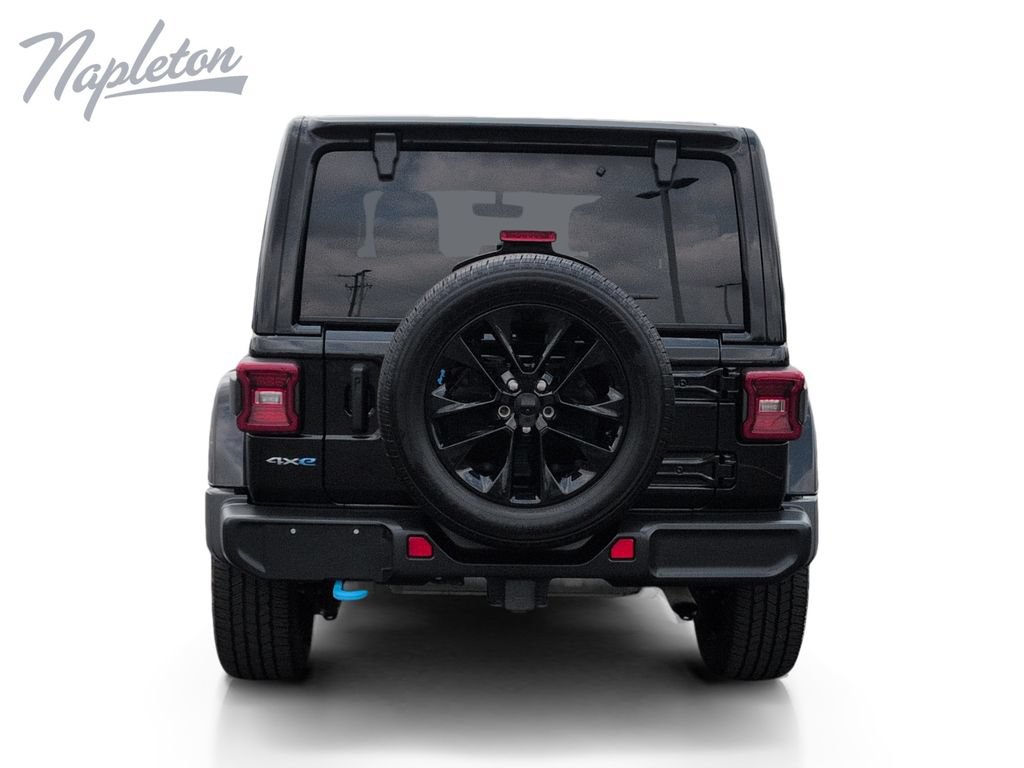 Used 2022 Jeep Wrangler Unlimited Sahara w/ Cold Weather Group AWD/4WD image 4