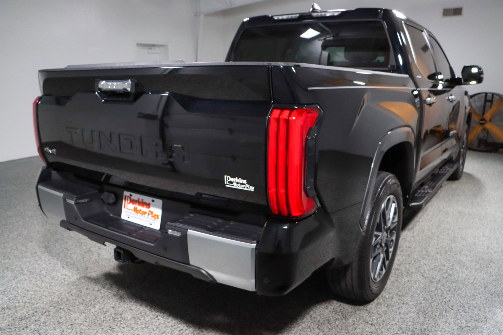 Used 2024 Toyota Tundra Limited image 7