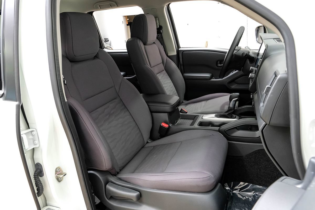 Used 2025 Nissan Frontier S image 27