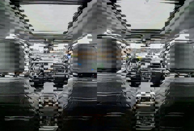 New 2026 Ford F250 Lariat w/ Black Appearance Package image 17