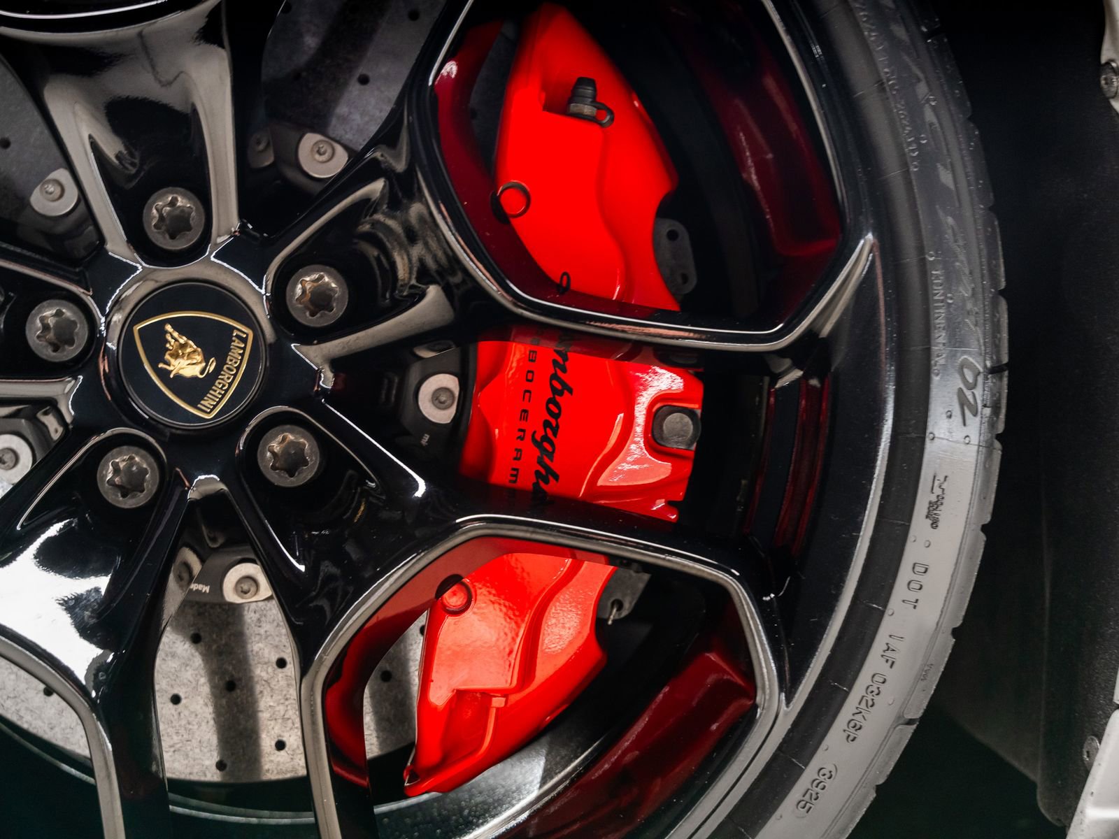 Used 2016 Lamborghini Huracan LP 610-4 AWD/4WD image 28