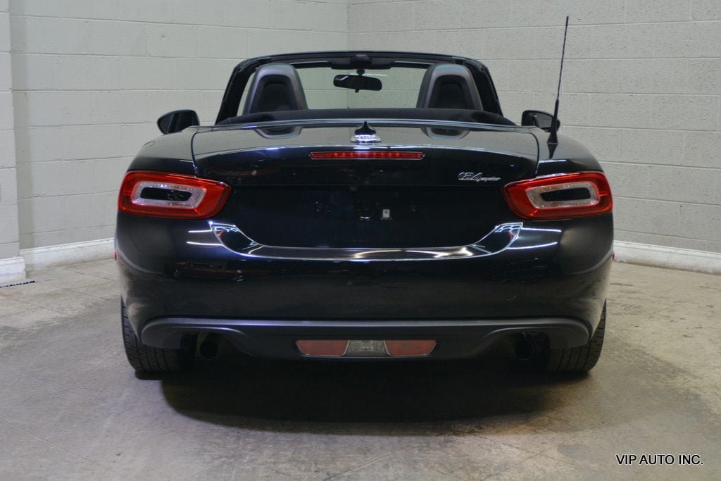 Used 2018 FIAT 124 Spider Classica w/ Technology & Siriusxm Group RWD image 14