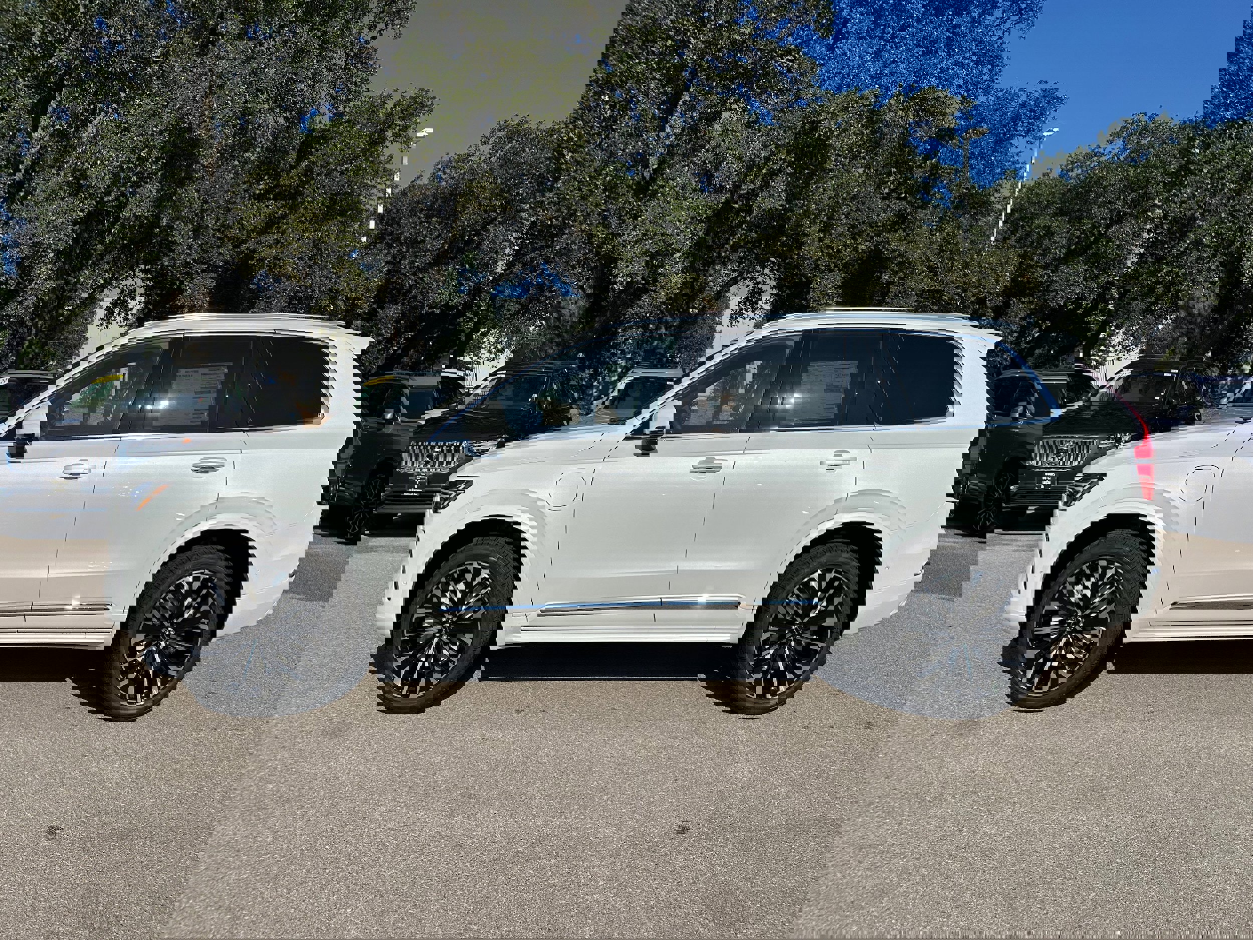 New 2026 Volvo XC90 T8 Plus image 3