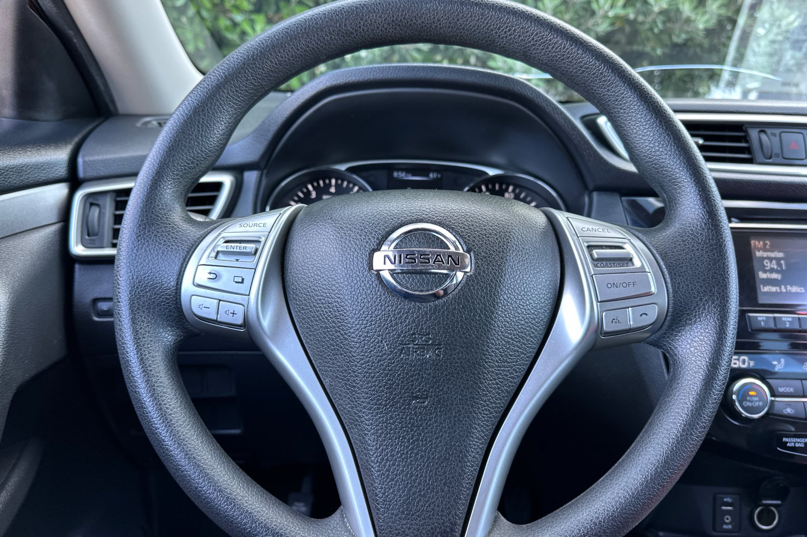 Used 2016 Nissan Rogue SV FWD image 22
