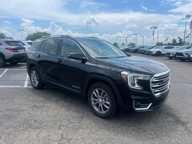 Used 2024 GMC Terrain SLT w/ Tech Package AWD/4WD image 3