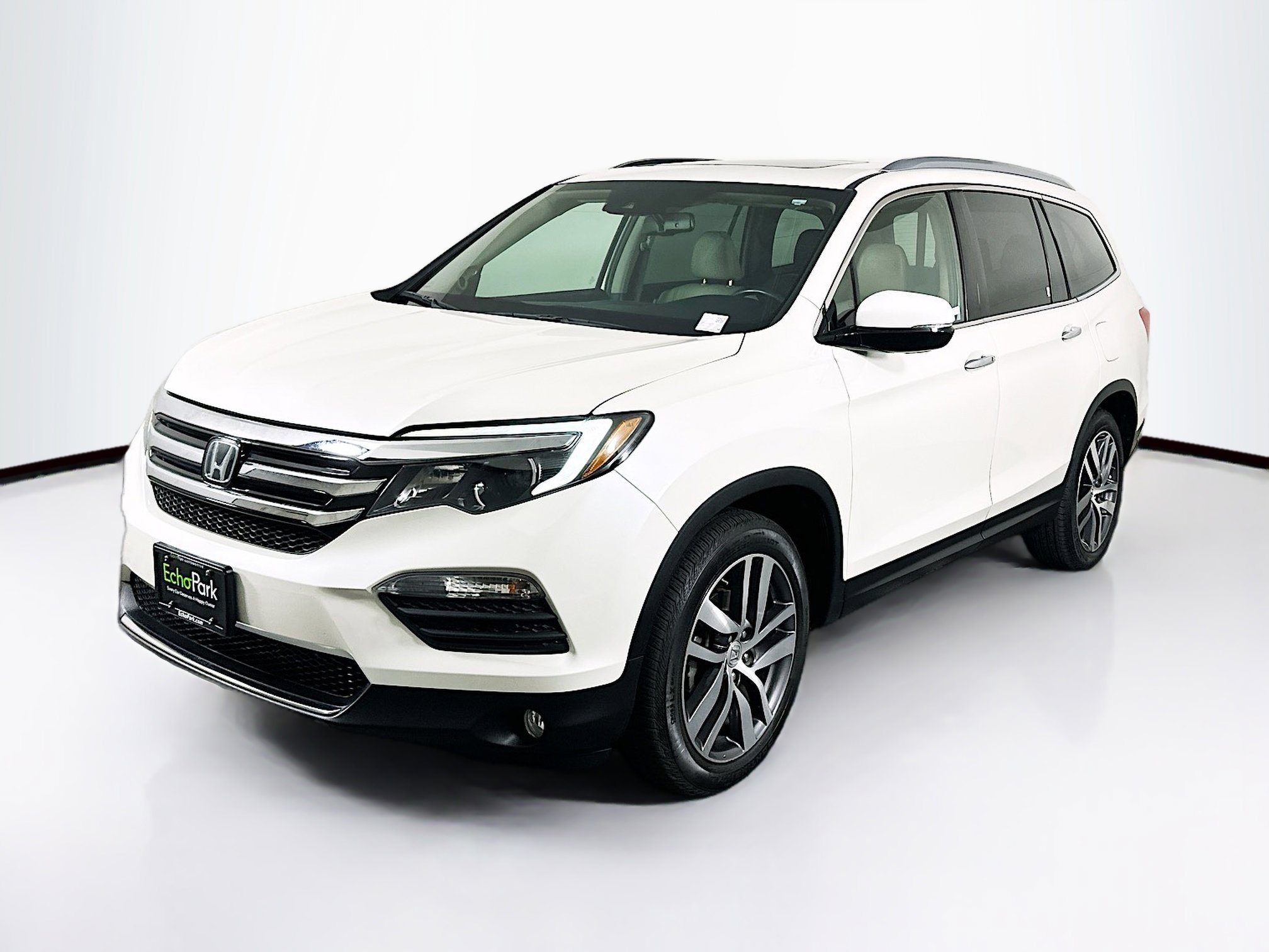 Used 2016 Honda Pilot Touring image 3