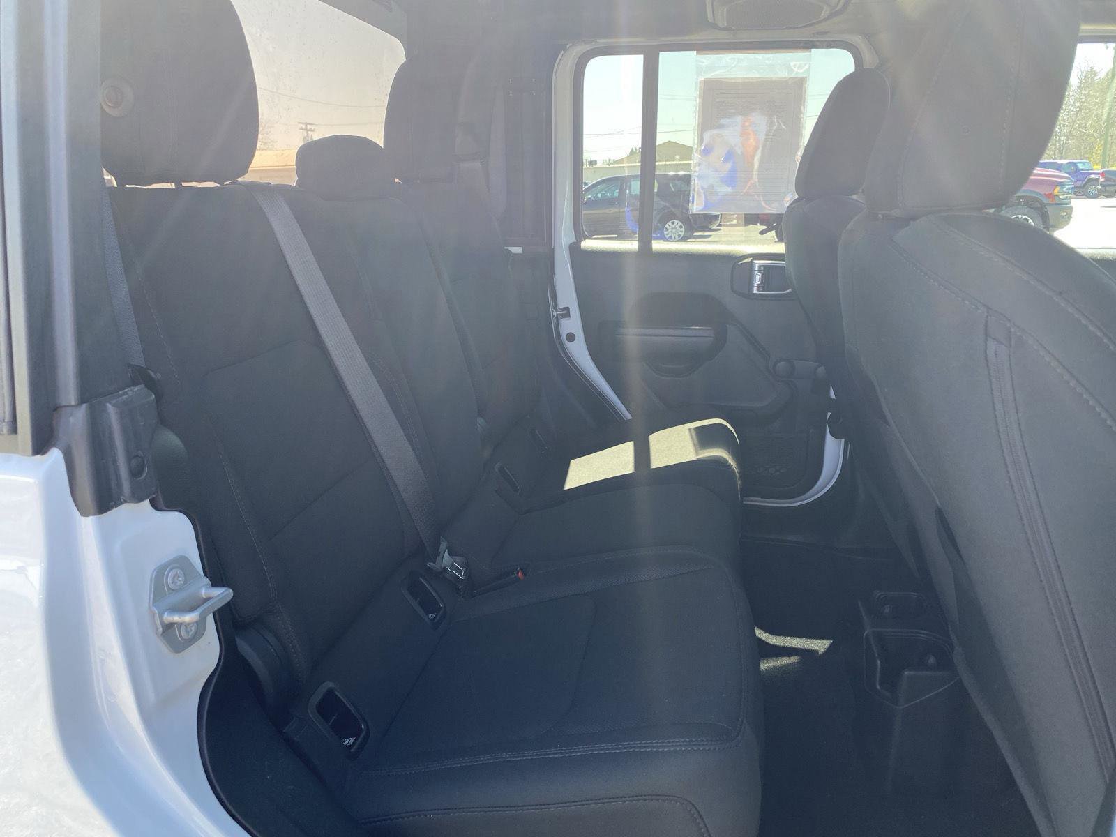 Used 2022 Jeep Gladiator Sport AWD/4WD image 32