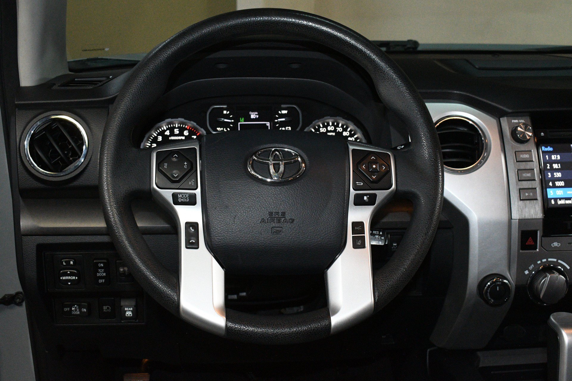 Used 2019 Toyota Tundra SR5 w/ SR5 Upgrade Package AWD/4WD image 23