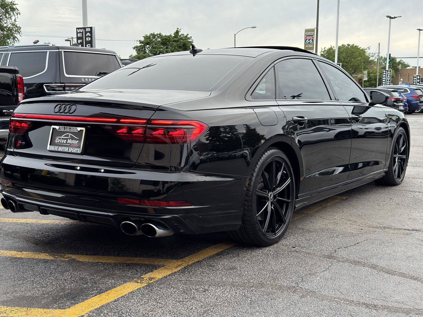Used 2022 Audi S8 AWD/4WD image 15