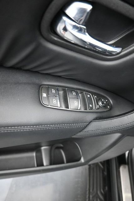 Used 2024 Nissan Armada SL w/ Captain's Chairs Package image 13