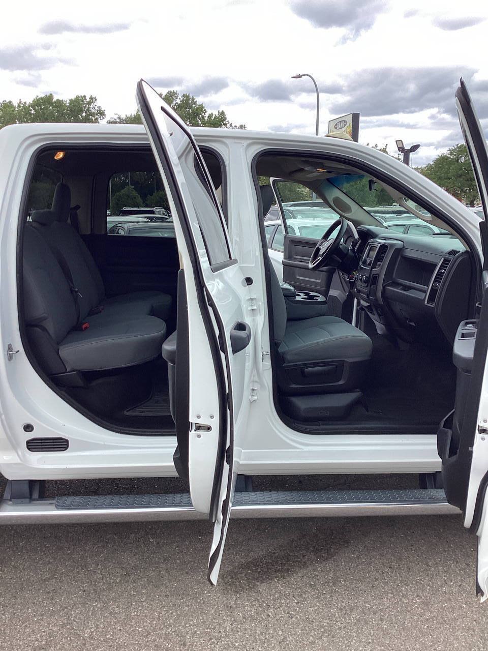 Used 2017 RAM 2500 Tradesman w/ Chrome Appearance Group AWD/4WD image 24