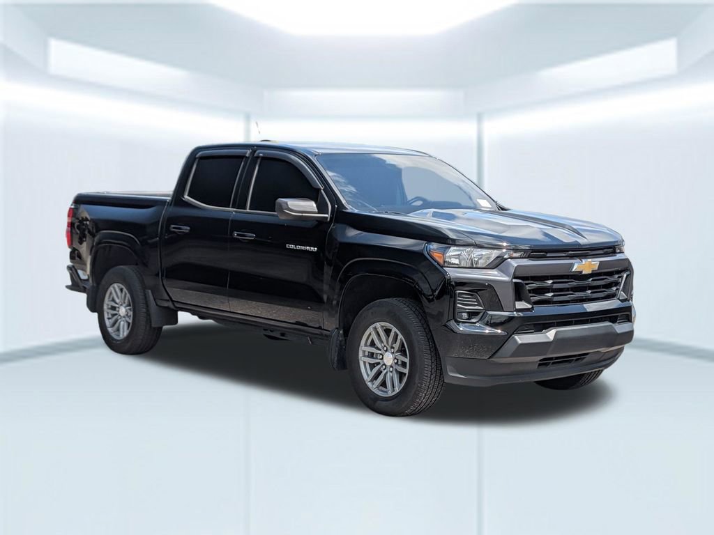 Used 2024 Chevrolet Colorado LT w/ LT Convenience Package image 8