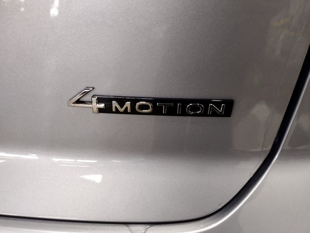 New 2026 Volkswagen Atlas Cross Sport SEL Premium R-Line image 15