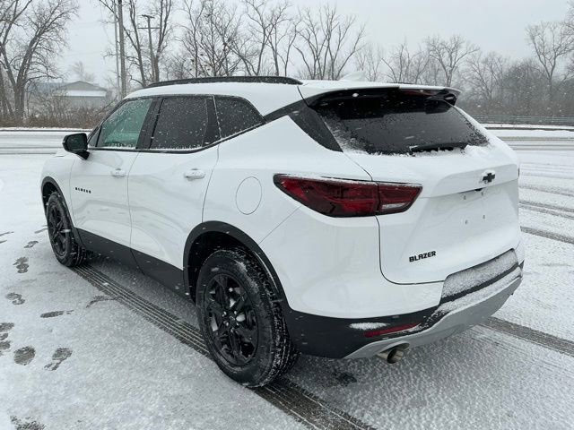 Used 2024 Chevrolet Blazer LT w/ Midnight/Sport Edition image 4