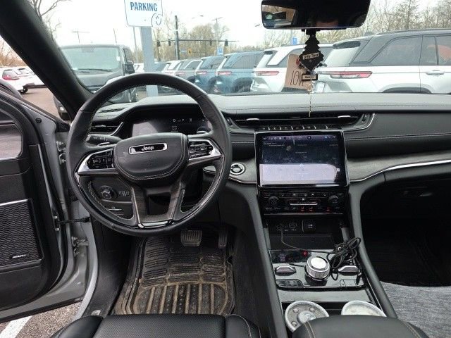 Used 2025 Jeep Grand Cherokee L Overland w/ Advanced Protech Group III image 12
